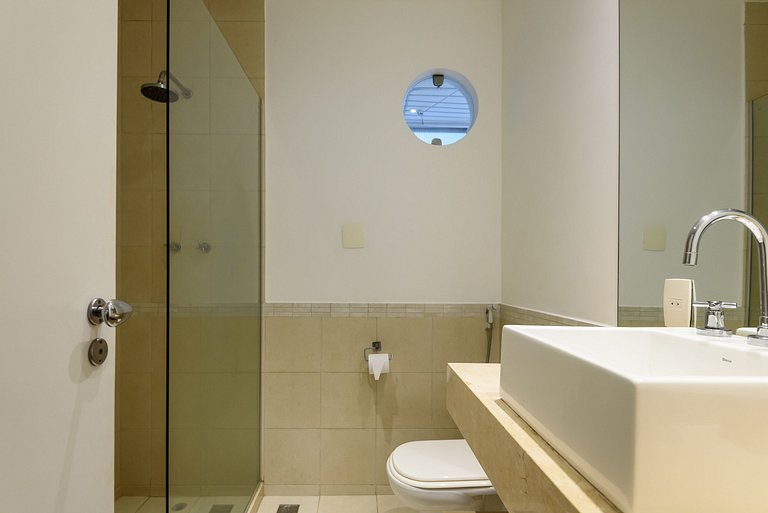 2 Quartos/ 2 banheiros Entre Copa Ipanema Arpoador
