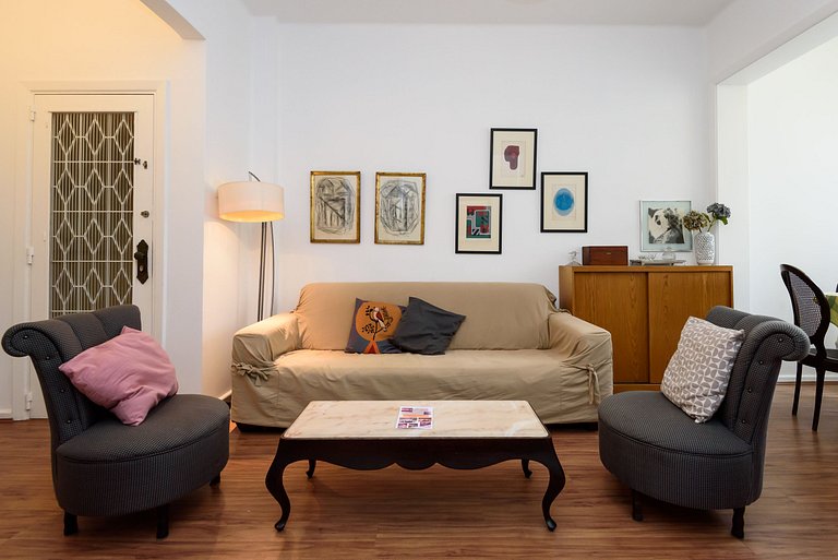 2 bedrooms / 2 bathrooms Between Copa Ipanema Arpoador