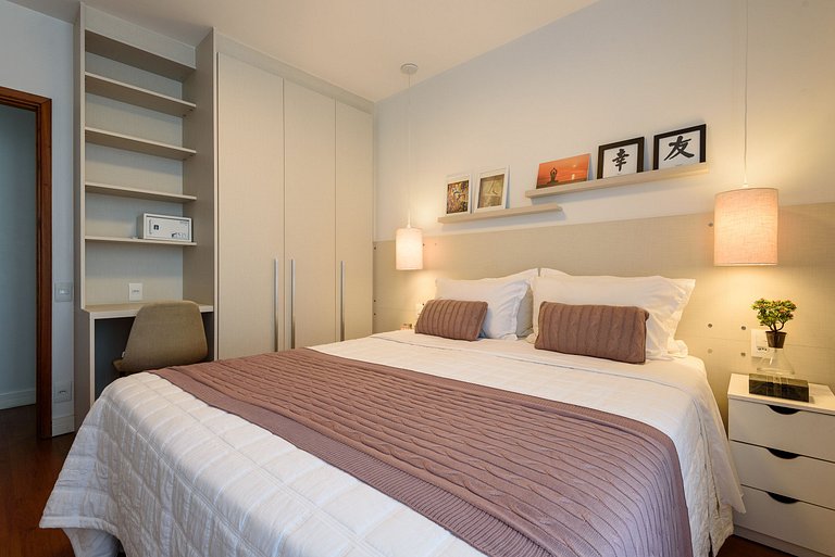 Piso con piscina y balcón con vistas al mar y al Cristo