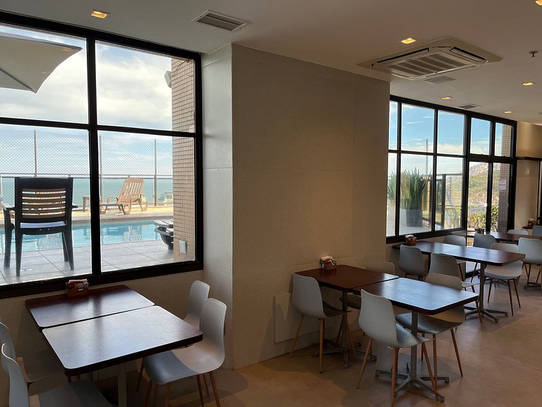 Piso con piscina y balcón con vistas al mar y al Cristo