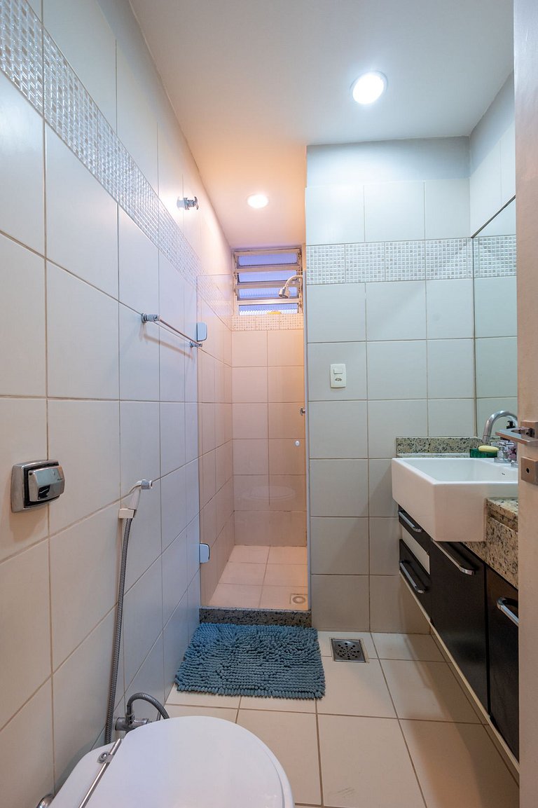 Perto do metrô, home-office com vaga de garagem