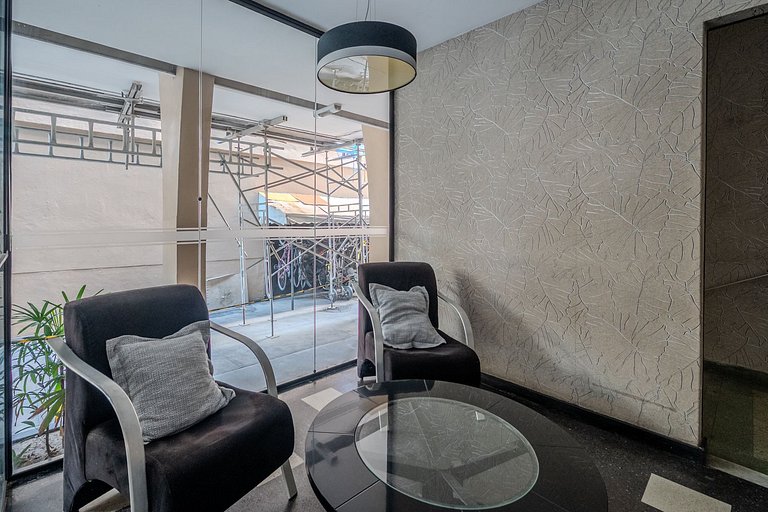 Comfort 10 min from subway, mall & beach