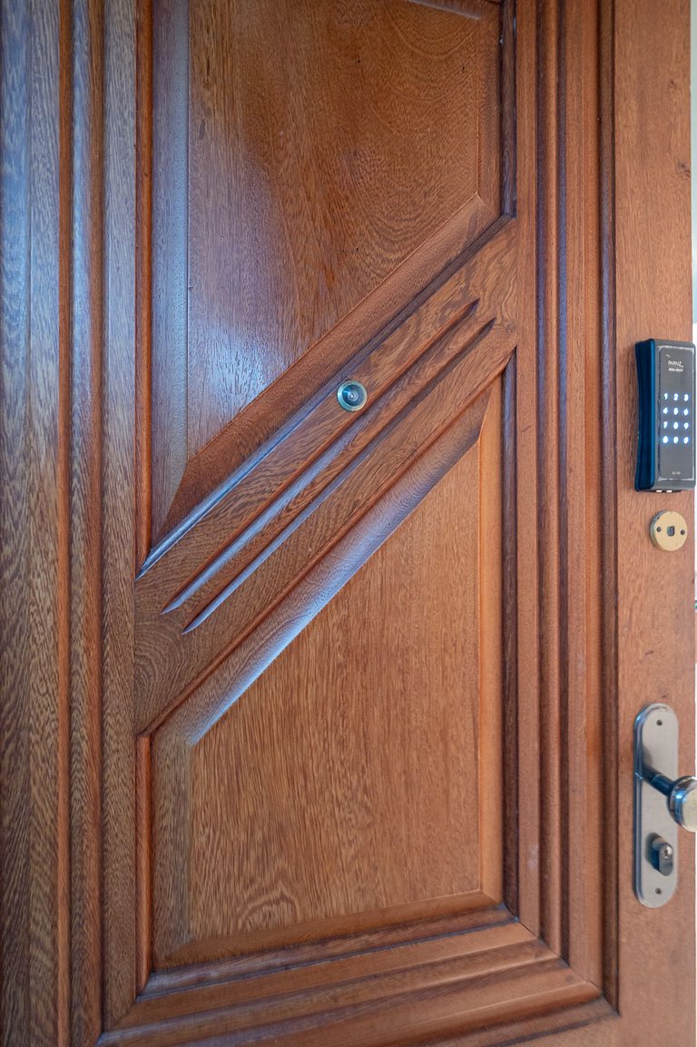 Comfort 10 min from subway, mall & beach