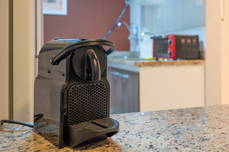 Perto do metrô, home-office com vaga de garagem