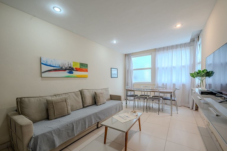 5 MINUTES FROM IPANEMA BEACH, NEXT TO THE METRO