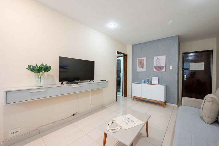 5 MINUTES FROM IPANEMA BEACH, NEXT TO THE METRO