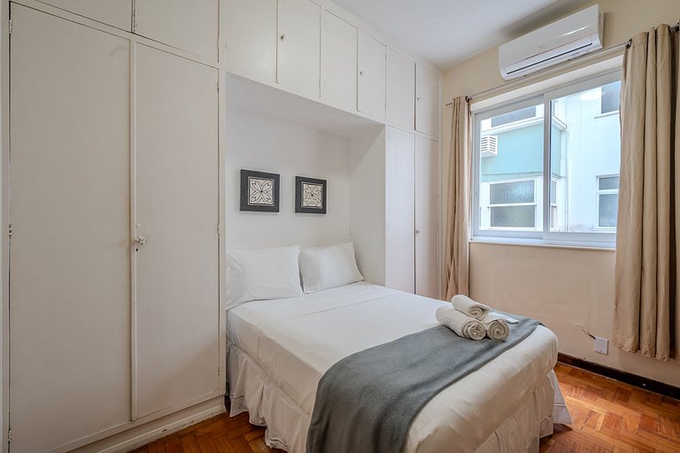 A 5 MINUTOS DE LA PLAYA DE IPANEMA, JUNTO AL METRO