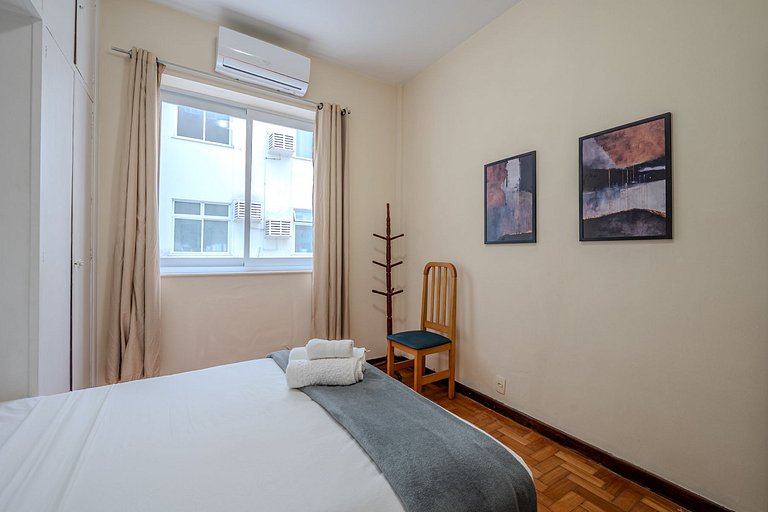 5 MINUTES FROM IPANEMA BEACH, NEXT TO THE METRO