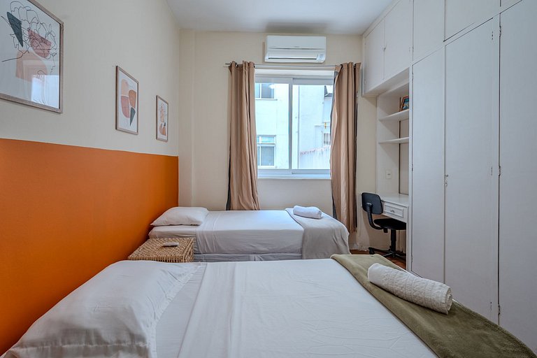 5 MINUTES FROM IPANEMA BEACH, NEXT TO THE METRO