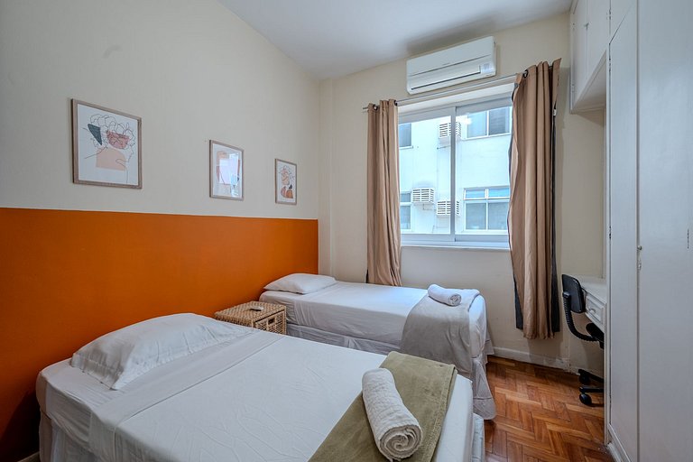 5 MINUTES FROM IPANEMA BEACH, NEXT TO THE METRO