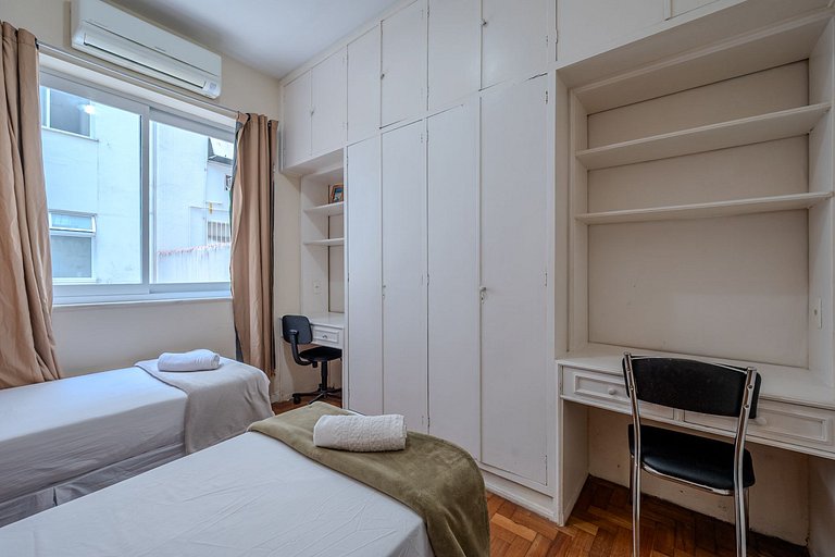 5 MINUTES FROM IPANEMA BEACH, NEXT TO THE METRO