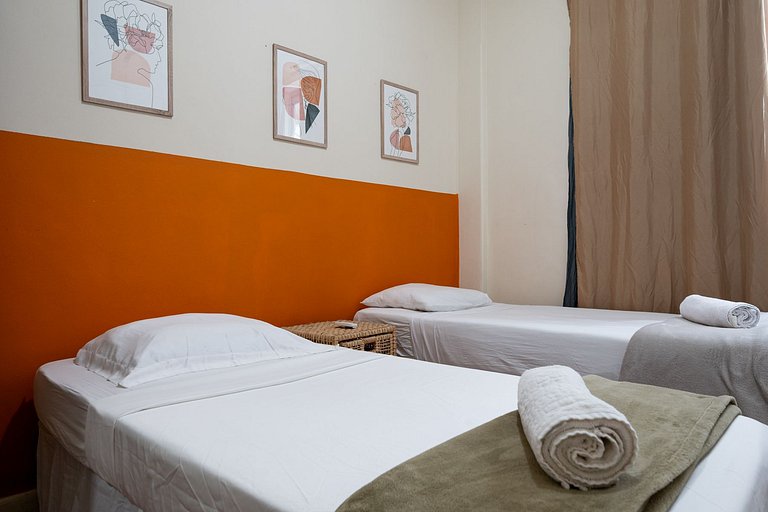 A 5 MINUTOS DE LA PLAYA DE IPANEMA, JUNTO AL METRO