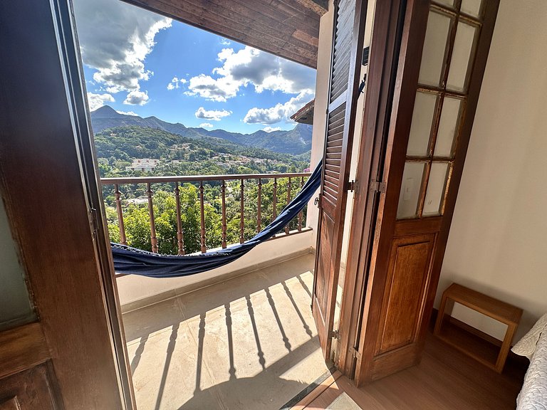 Mountain view, fireplace and private hot tub