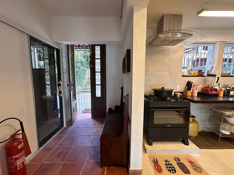 Mountain view, fireplace and private hot tub