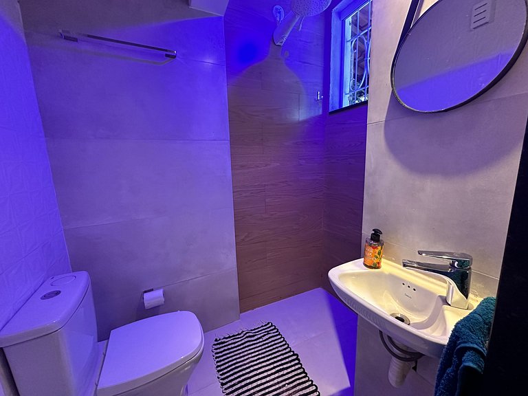 Vista para montanhas com lareira e hidromassagem