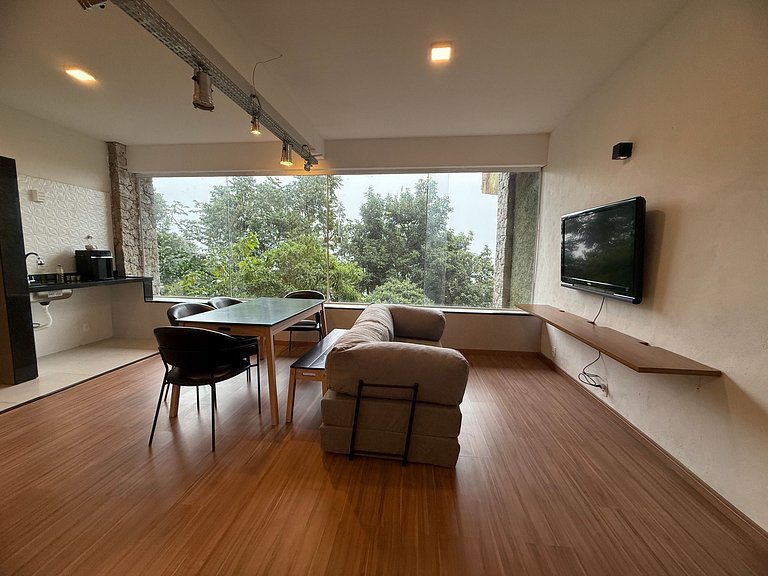 Mountain view, fireplace and private hot tub