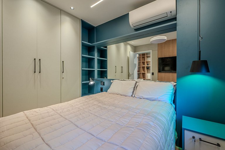 3 min walk from Leblon Beach, green view