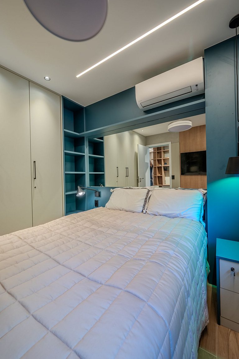 3 min walk from Leblon Beach, green view