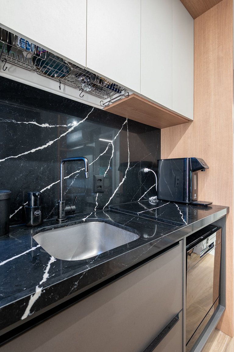 3 minutos a pie de la playa de Leblon, vista verde