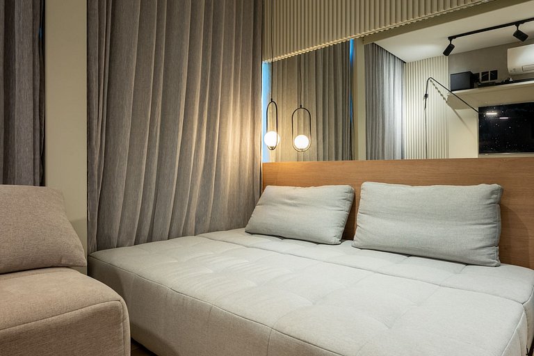 3 min walk from Leblon Beach, green view