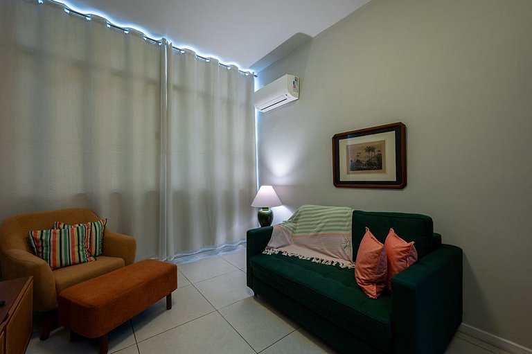 Comfort 10 min from subway, mall & beach