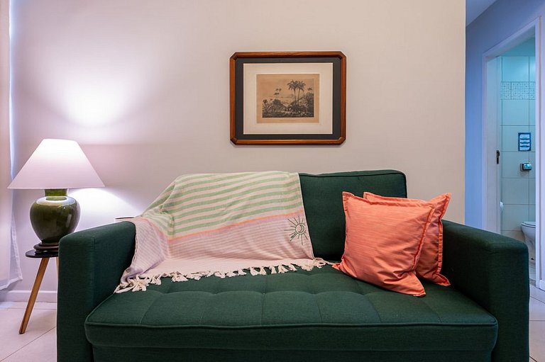 Comfort 10 min from subway, mall & beach