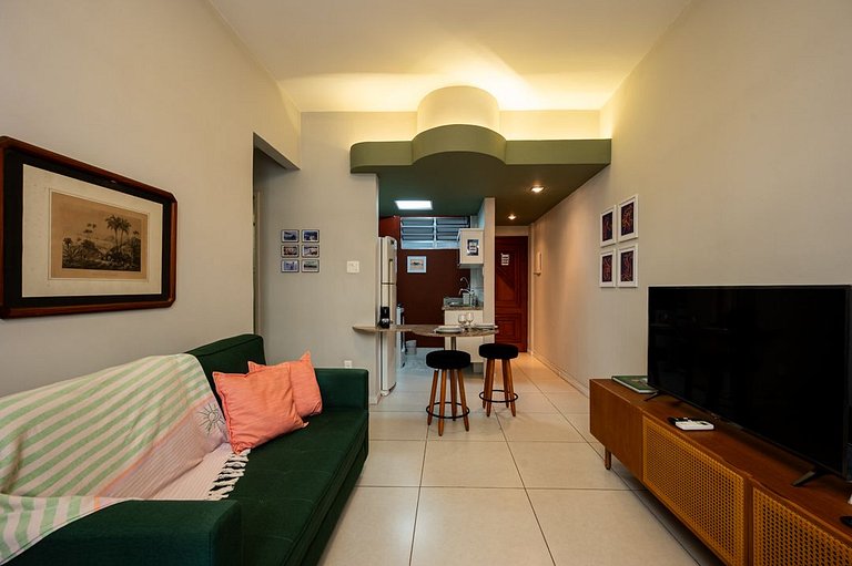 Comfort 10 min from subway, mall & beach