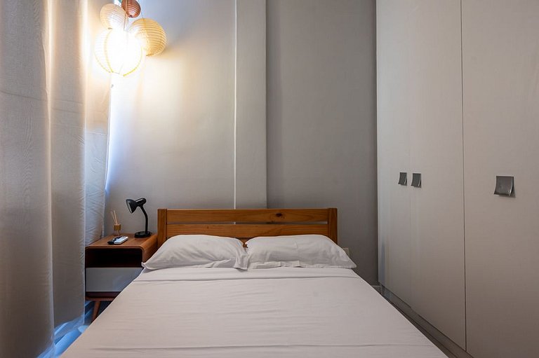 Comfort 10 min from subway, mall & beach