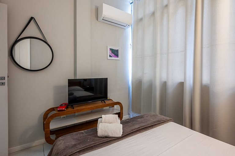 Perto do metrô, home-office com vaga de garagem