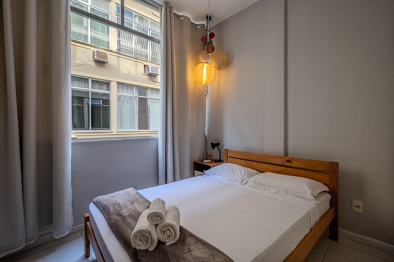 Comfort 10 min from subway, mall & beach