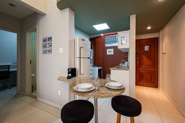 Perto do metrô, home-office com vaga de garagem