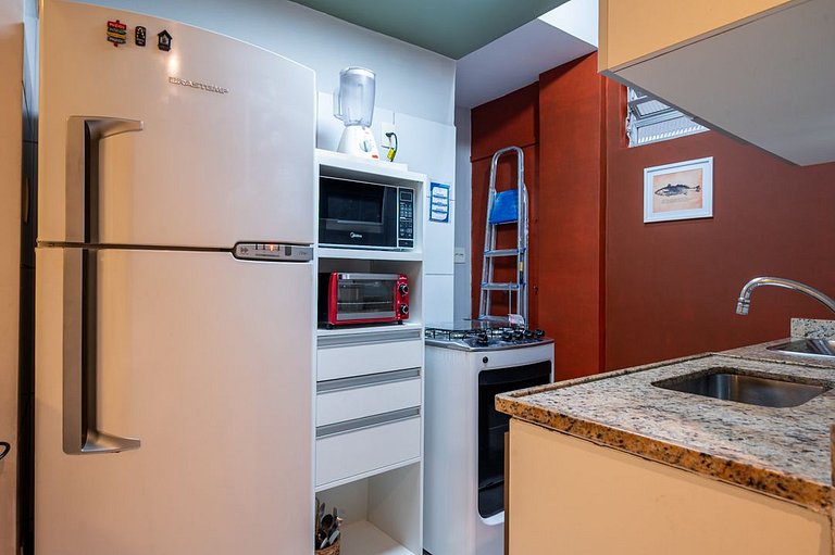 Perto do metrô, home-office com vaga de garagem