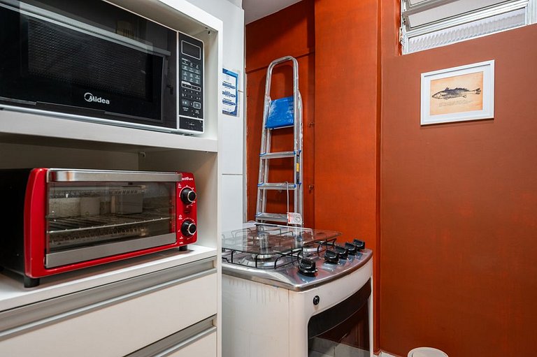 Comfort 10 min from subway, mall & beach