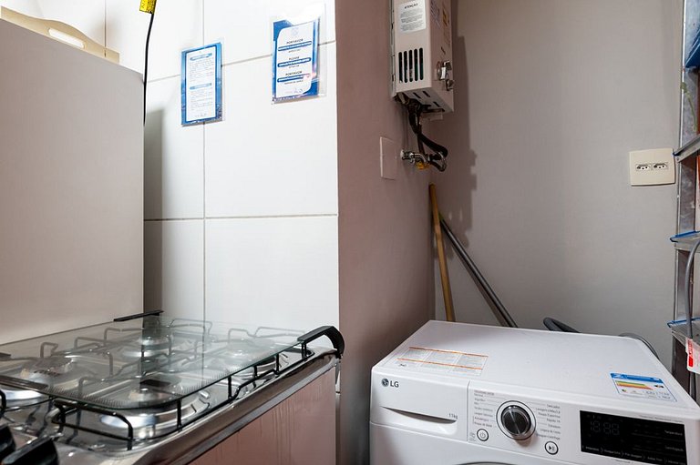 Perto do metrô, home-office com vaga de garagem