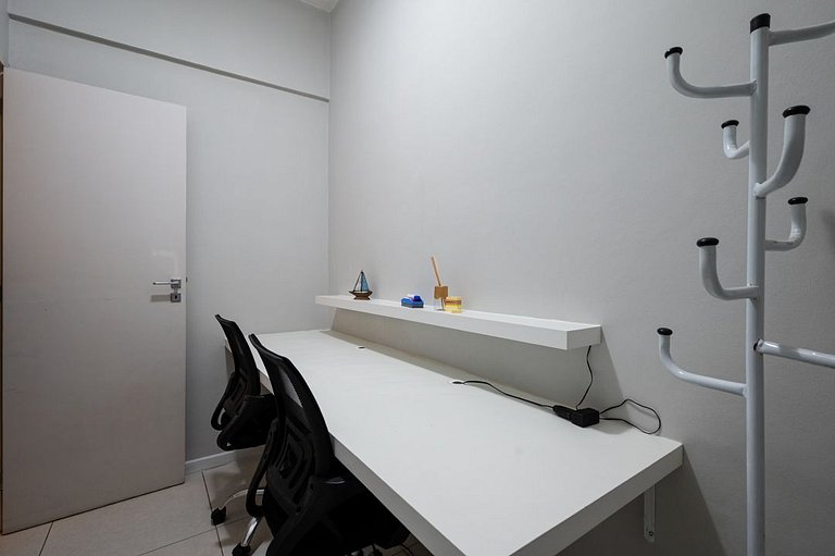 Comfort 10 min from subway, mall & beach