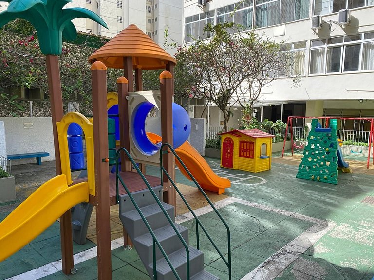 Apartment with Hot Tub, 2 Bedrooms Near the Beach