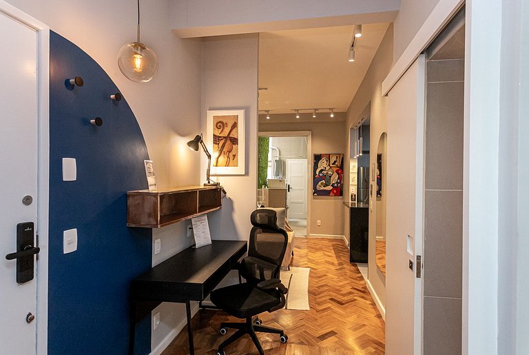 Apartment with Hot Tub, 2 Bedrooms Near the Beach