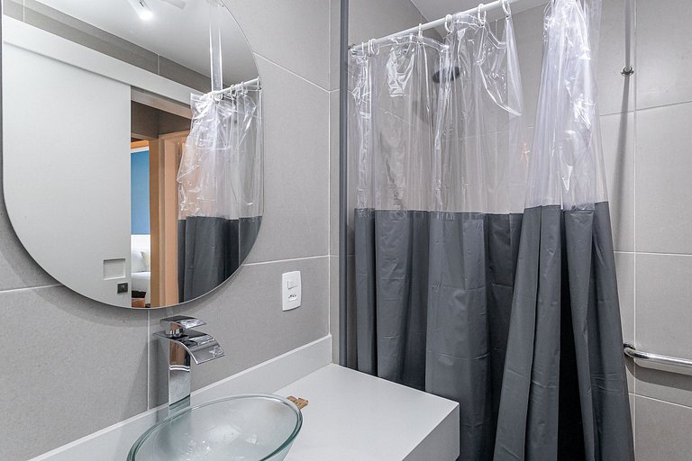 Apartment with Hot Tub, 2 Bedrooms Near the Beach