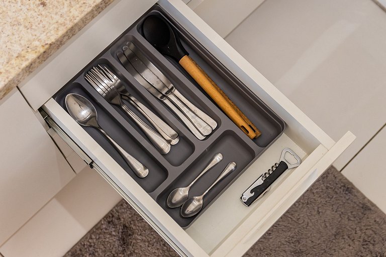 Studio com coworking, piscina e vista da cidade