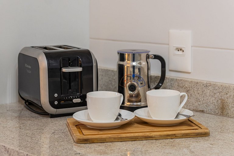 Studio with coworking, pool and city view