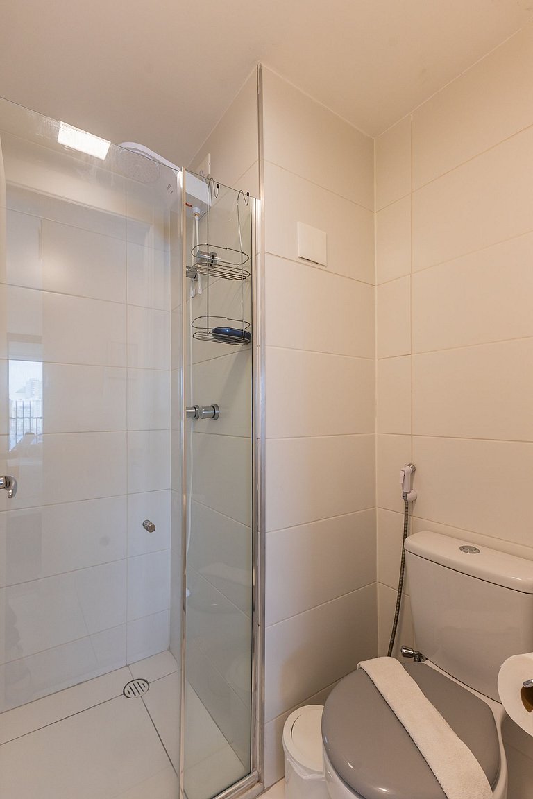 Estudio con coworking, piscina y vista a la ciudad