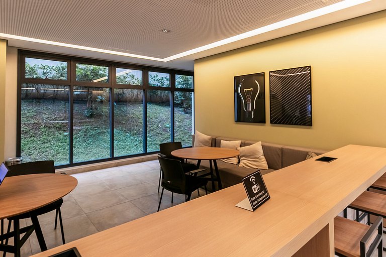 Studio with coworking, pool and city view