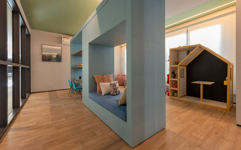 Studio with coworking, pool and city view