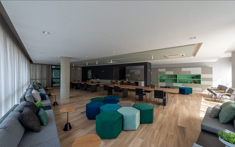 Studio with coworking, pool and city view