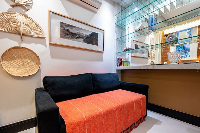 3-minute walk from Ipanema and Leblon Beach