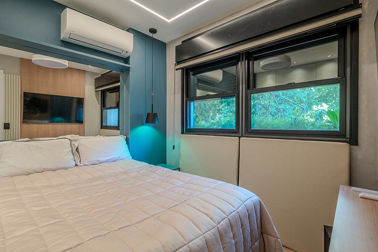 3 min walk from Leblon Beach, green view