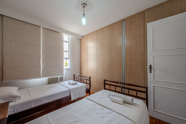 Junto a la playa en Ipanema y metro