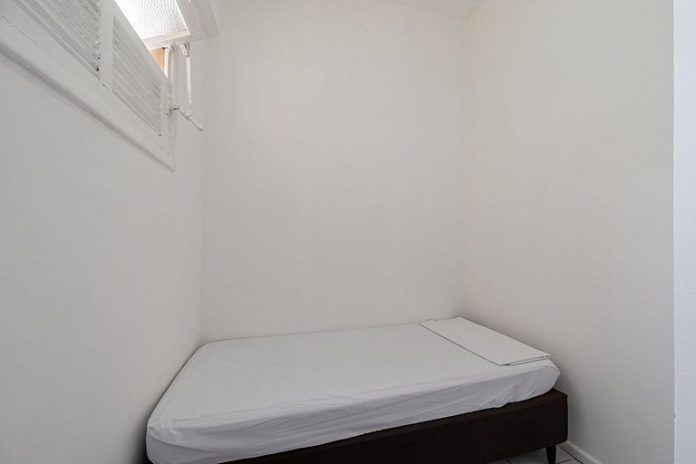 Junto a la playa en Ipanema y metro