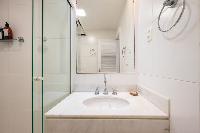 Junto a la playa en Ipanema y metro