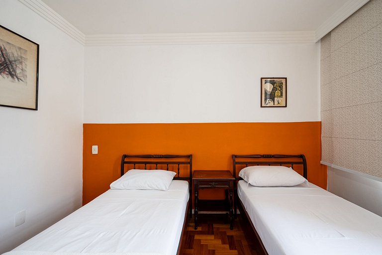 Junto a la playa en Ipanema y metro